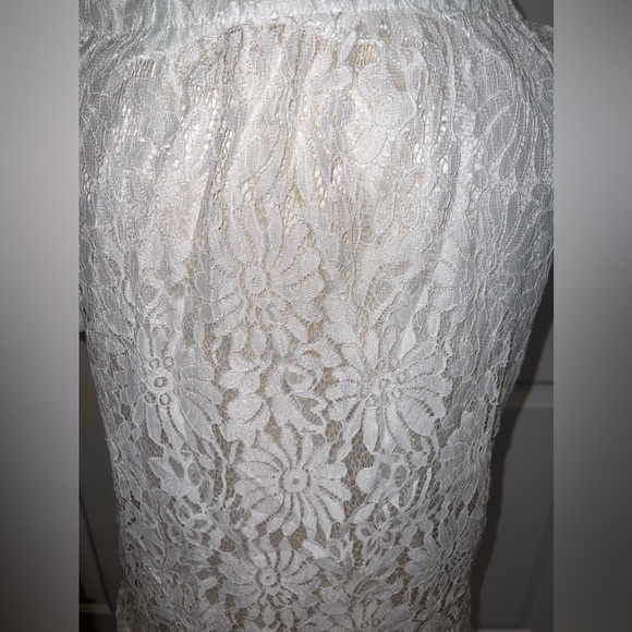 $3 LACE BLOUSE. SIZE SMALL. $3 IF BUNDLED - Picture 8 of 13